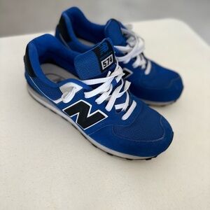 New Balance 574, size 6, royal blue, white and black. VERY good condition.